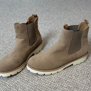 Women's Tan Chelsea Ankle Boots
